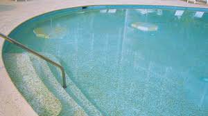 You are currently viewing Prevenindo o surgimento de algas na piscina